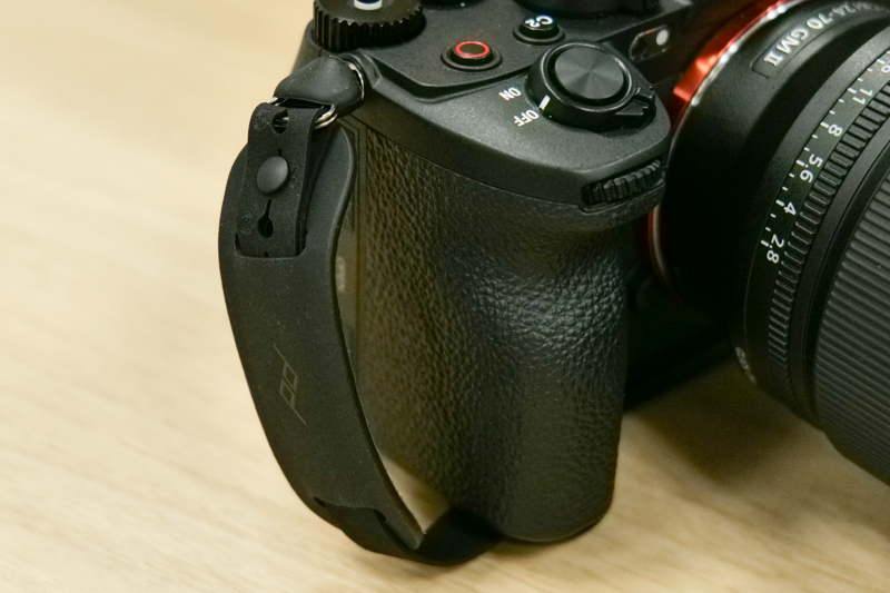 ソニーα7R Vに取り付けたところ（Lプレート）