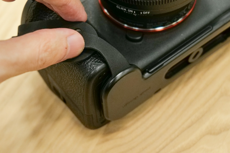 グリップの下側が90度動く。LプレートでもIプレートでも共通