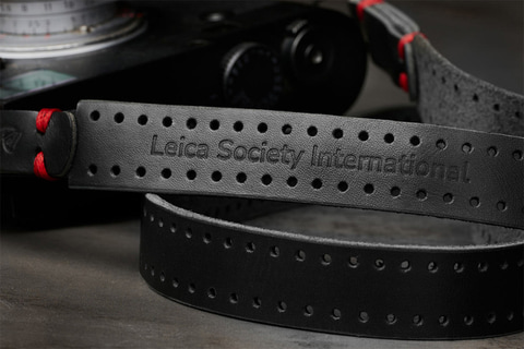35mmフィルム風デザイン」のライカ向けカメラストラップ - デジカメ Watch
