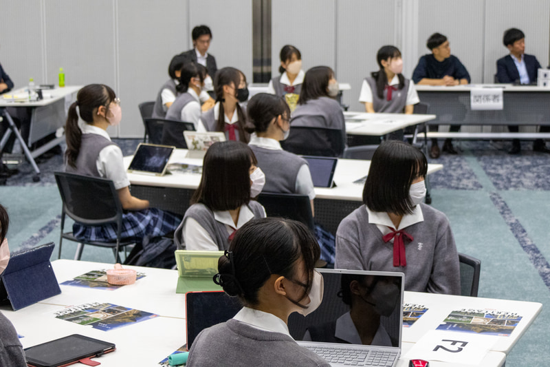 6月の中間プレゼンのフィードバックから内容をブラッシュアップして最終プレゼンに臨む