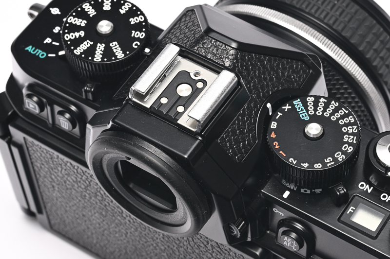 ホットシューにはカバーが付属。