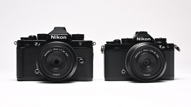 機種名が右側から左側へ（左：Z f、右：Z fc。以下同）