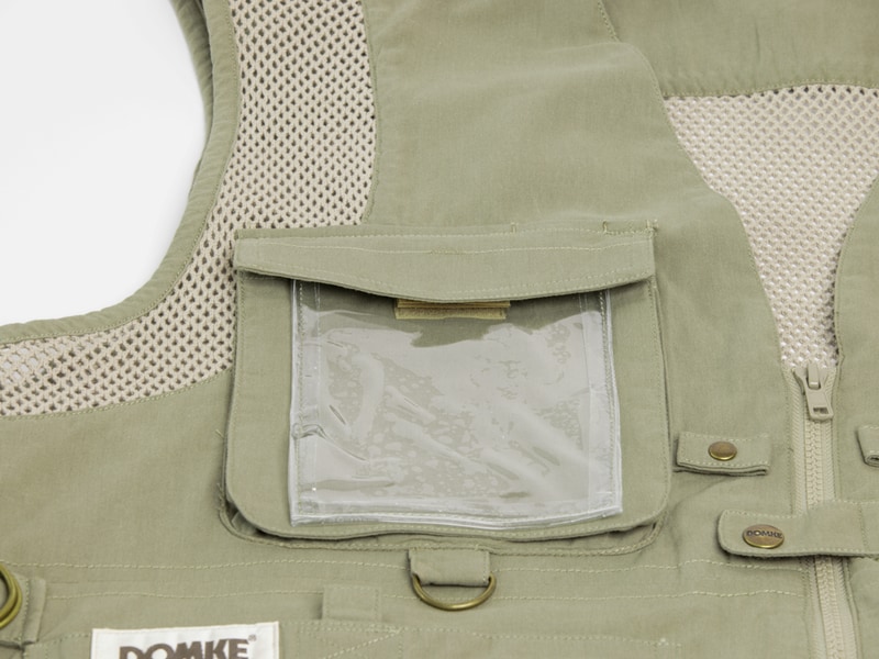 着脱可能なクリアホルダー