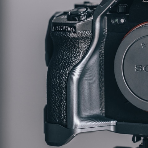 FALCAM、「α7R V」対応のカメラケージ - デジカメ Watch