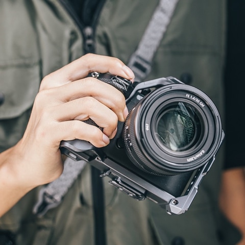 FALCAM、「α7R V」対応のカメラケージ - デジカメ Watch