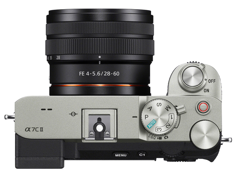 キットレンズ「FE 28-60mm F4-5.6」の装着例