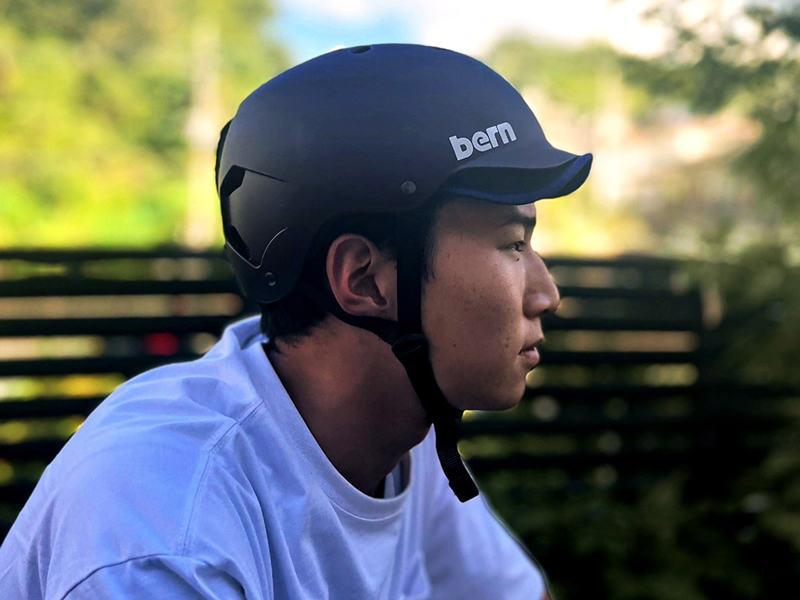 ヘルメットとの併用にも対応