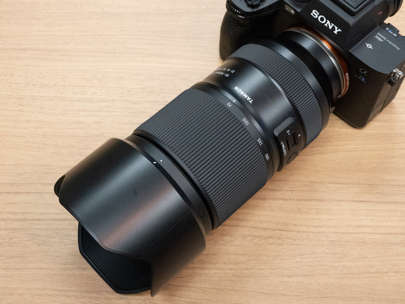 花形フードが付属する