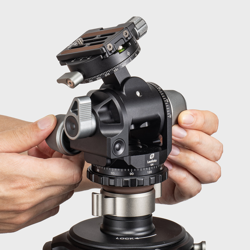 ギア雲台G4なら精密なフレーミングを行いつつ、構図が微妙にずれることなくロックできる。望遠撮影時のシビアな構図決定のストレスがなくなる雲台だ