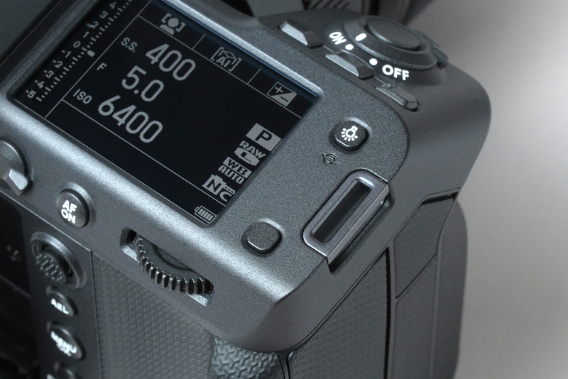 天面は撮影者側に向かって傾斜しており、パッと見でも情報が把握し易いところが良かった