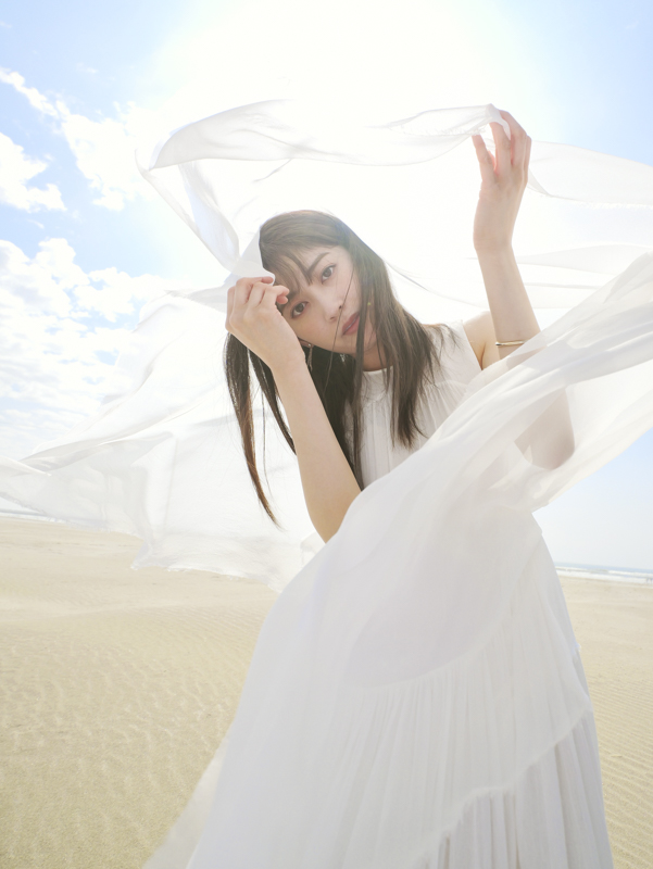 撮影：高桑正義　モデル：榊原美紅　ヘアメイク：川口陽子　スタイリスト：博多屋あい<br><span class="fnt-85">LUMIX G9PROII／LEICA DG VARIO-ELMARIT 8-18mm/F2.8-4.0 ASPH.／8mm（16mm相当）／マニュアル露出（1/1,300秒・F3.2）／ISO 100</span>