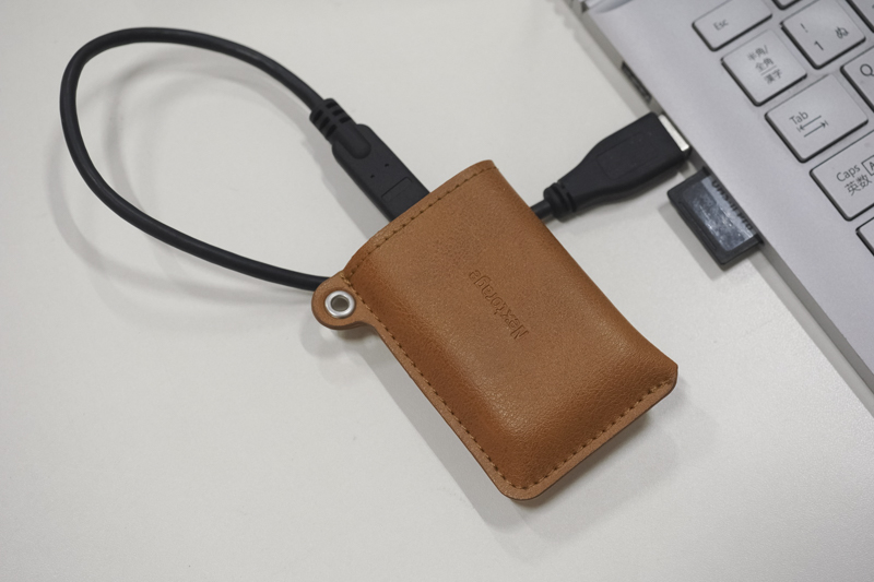 最近愛用している NextorageのポータブルSSDとUHS-II SDカード