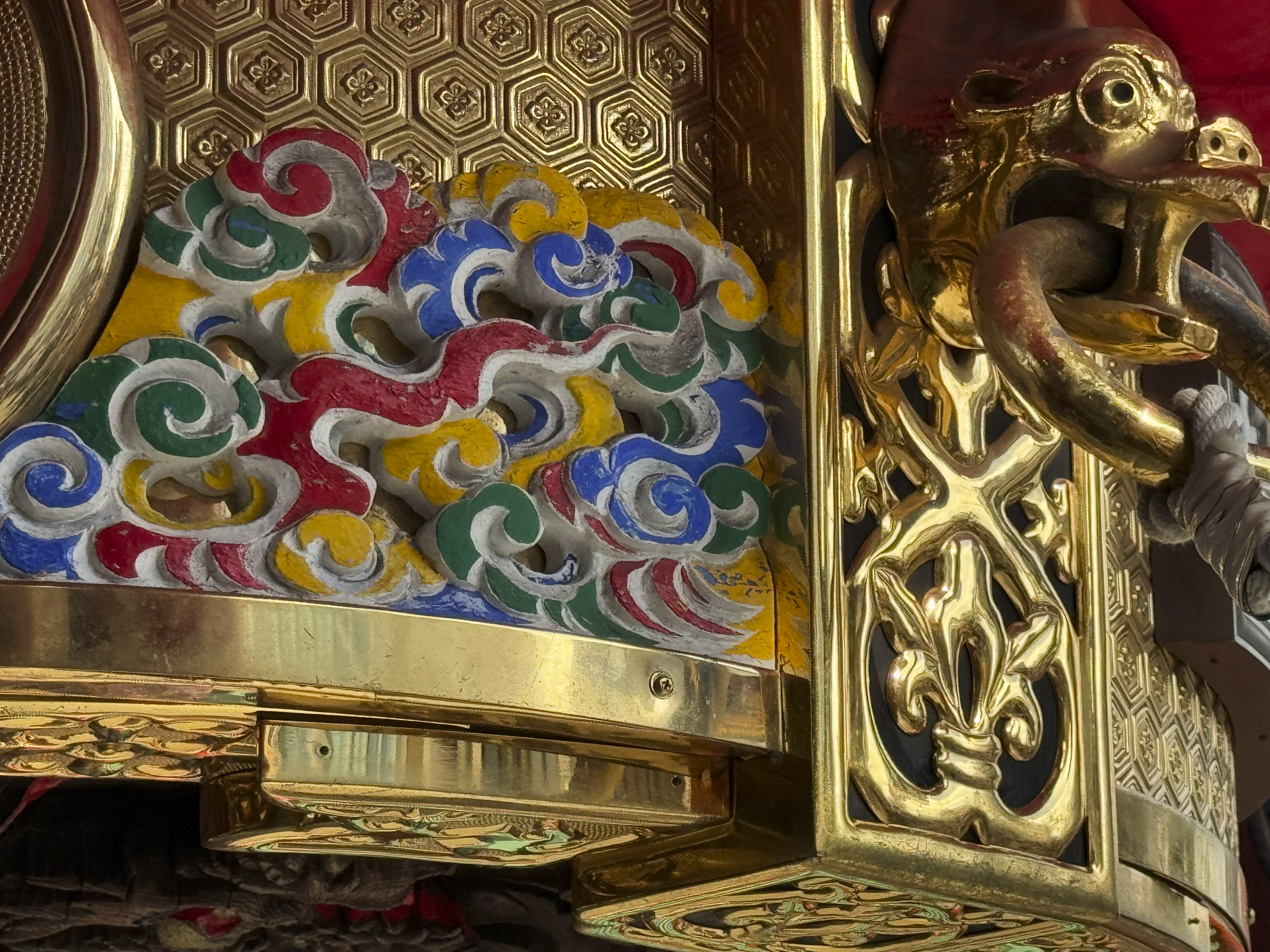 iPhone 15 Pro Max／6.86mm（123mm相当）／1/1,600秒／F1.8／ISO 64