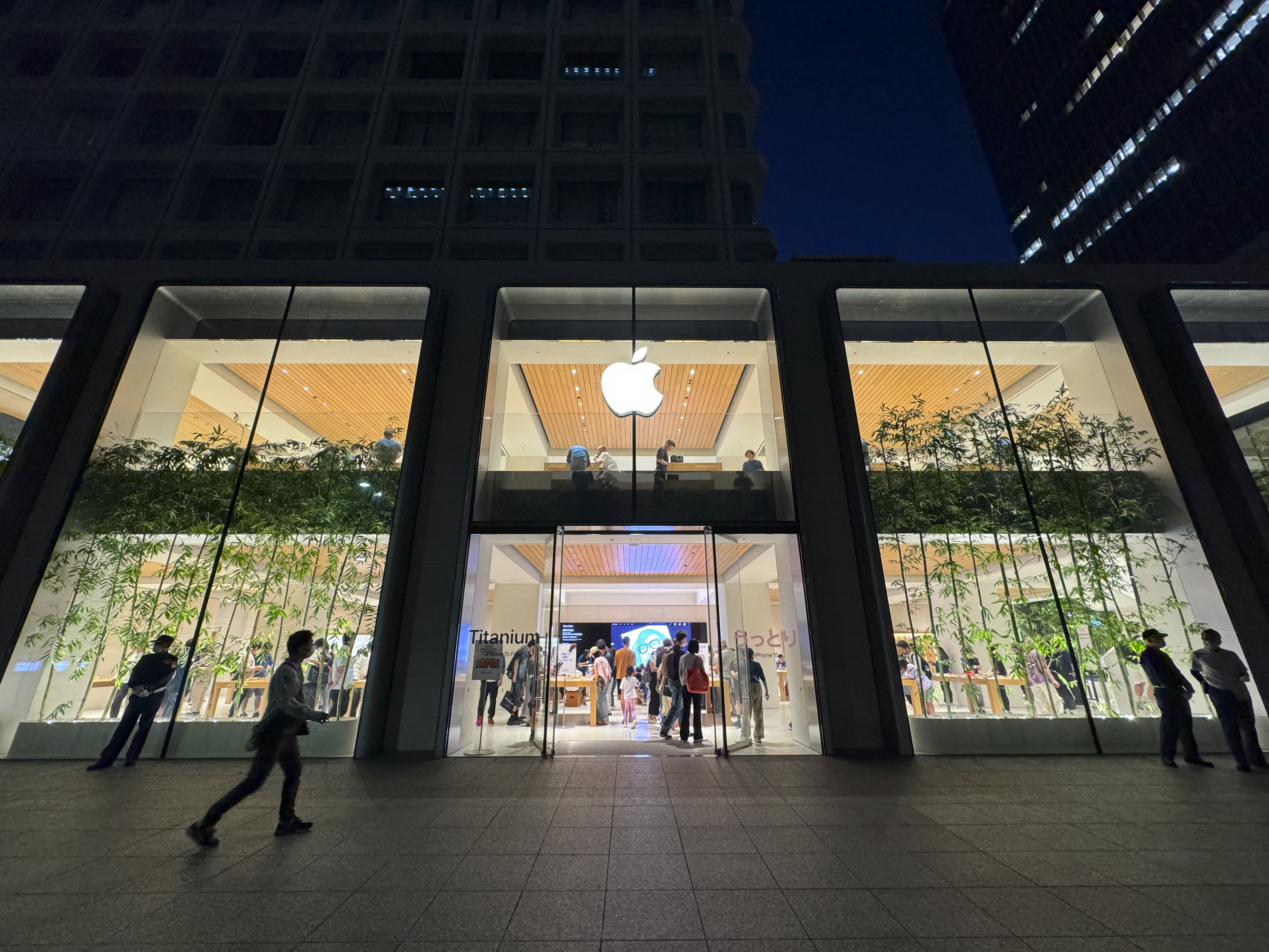 iPhone 15 Pro Max／2.22mm（14mm相当）／1/75秒／F2.2／ISO 250