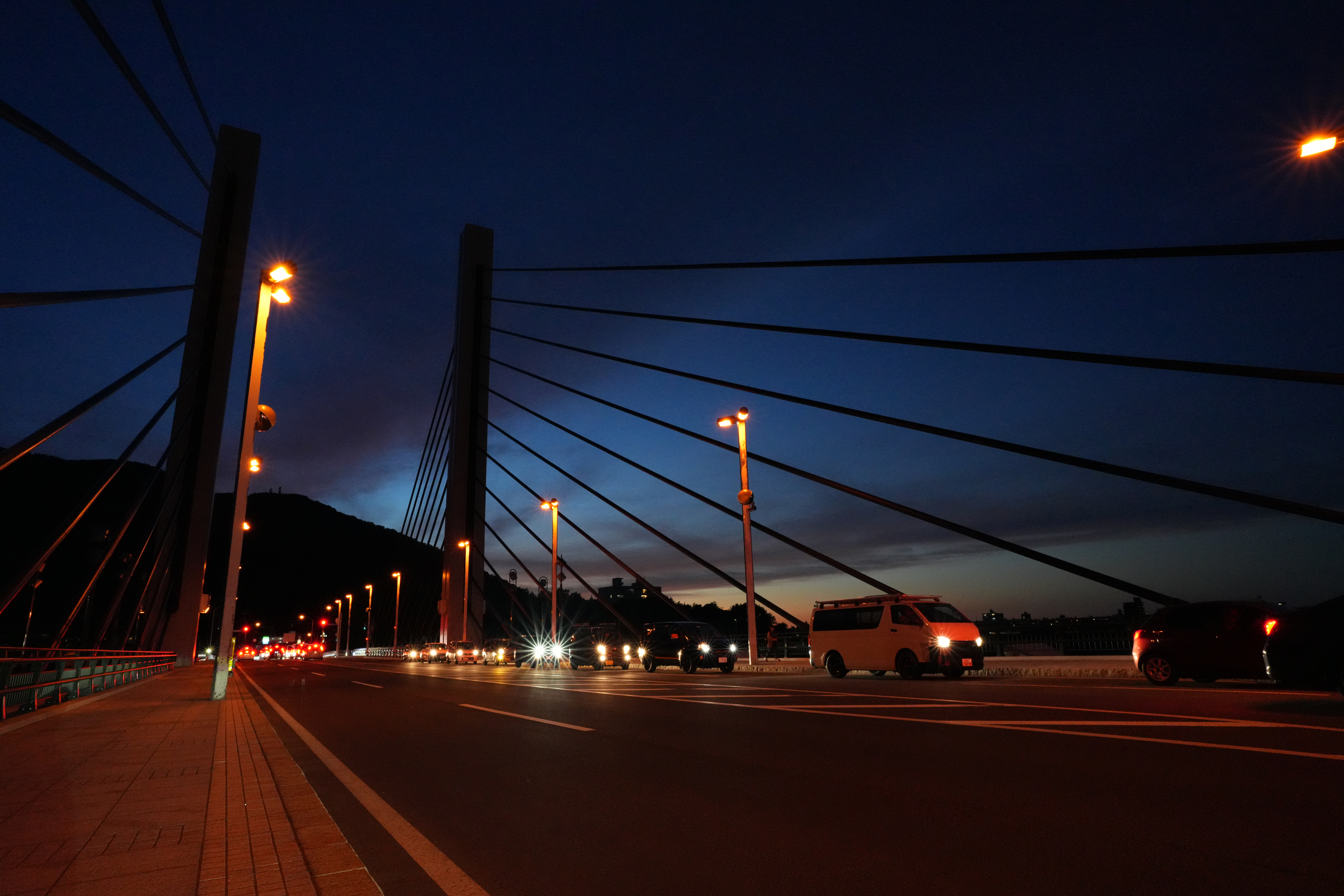 ISO 6400で撮影。ややザラつきはあるが大きく拡大して見なければ十分な画質だ<br><span class="fnt-85">α7CR／FE 20mm F1.8 G／20mm／絞り優先AE（1/25秒・F9・-0.7EV）／ISO 6400／WB：オート</span>