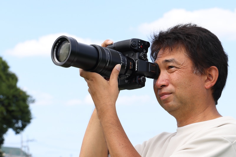 コンパクトで軽量のレンズなので、手持ちでファインダーをのぞきながら余裕でシャッターチャンスを待つことができた