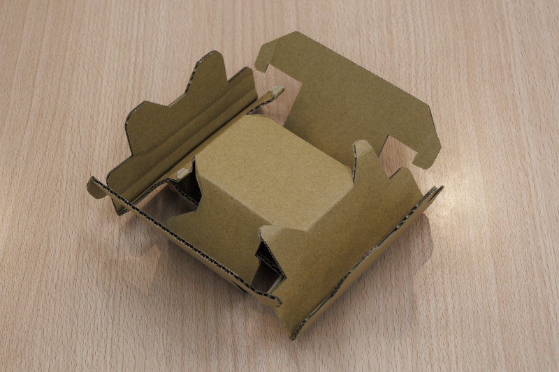 裏返してみたところ。複雑な形状をしているのがわかる