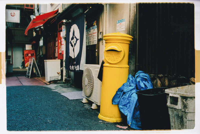 35mm判カラーネガってほとんど使用経験がない筆者ですが、階調のなだらかさに今さらながら驚いたり<br>ニコンFE2／Nikon Lens Series E 35mm F2.5（F4・1/125秒）／フジカラーSUPERIA X-TRA400