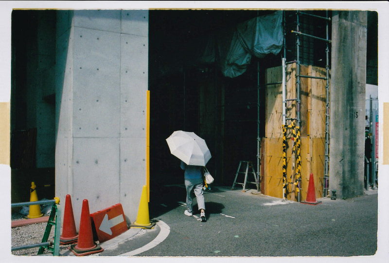 露出はハイライトに合わせてあとは成り行きなんだけど、そこそこ良いシャドーの再現性ですね。つまらない注文はしたくなります<br>ニコンFE2／Nikon Lens Series E 35mm F2.5（F8・1/1,000秒）／フジカラーSUPERIA X-TRA400