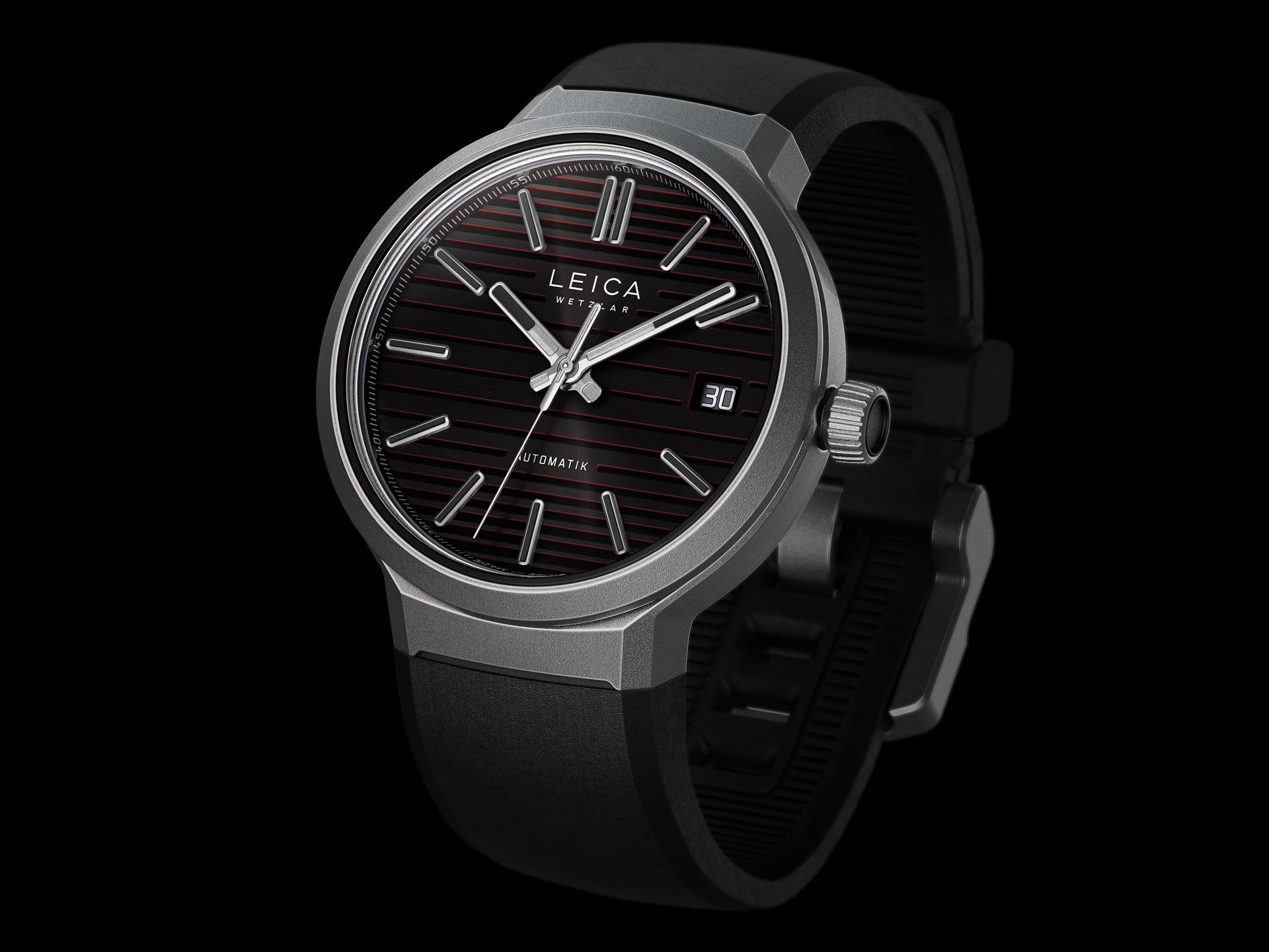 ライカZM 11 Titanium Launch Edition（250本限定）：チタンケース。見る角度で文字盤が黒から赤に変化する