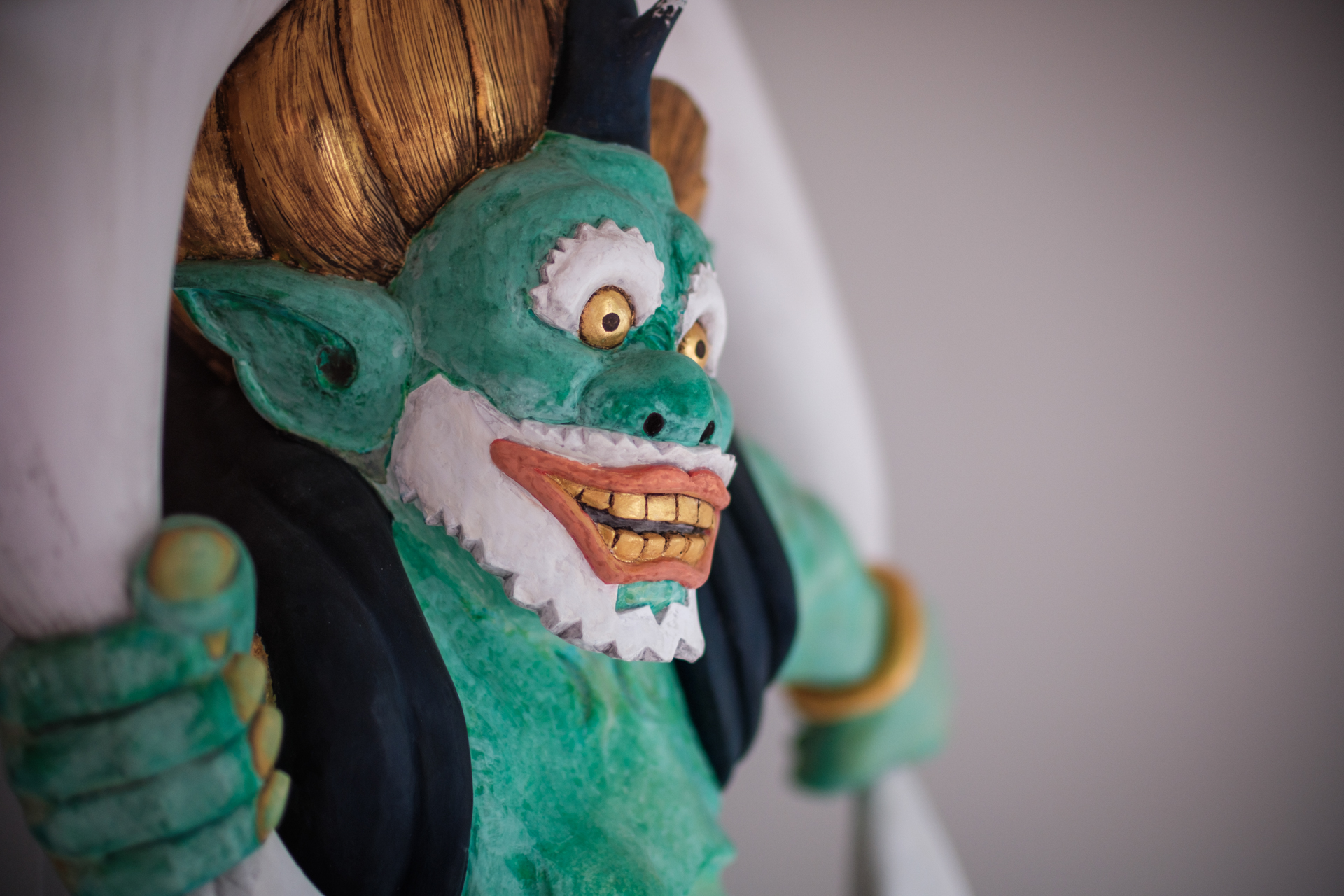 被写体の中に高周波成分が少ないと絞り開放でも被写界深度が少し深く見えるようです。焦点距離の問題なんでしょうか。合焦点は素晴らしくシャープです<br>X-T5／NOKTON 35mm F0.9 Aspherical／絞り優先AE（F0.9・1/950秒・-0.7EV）／ISO 200／プロビア