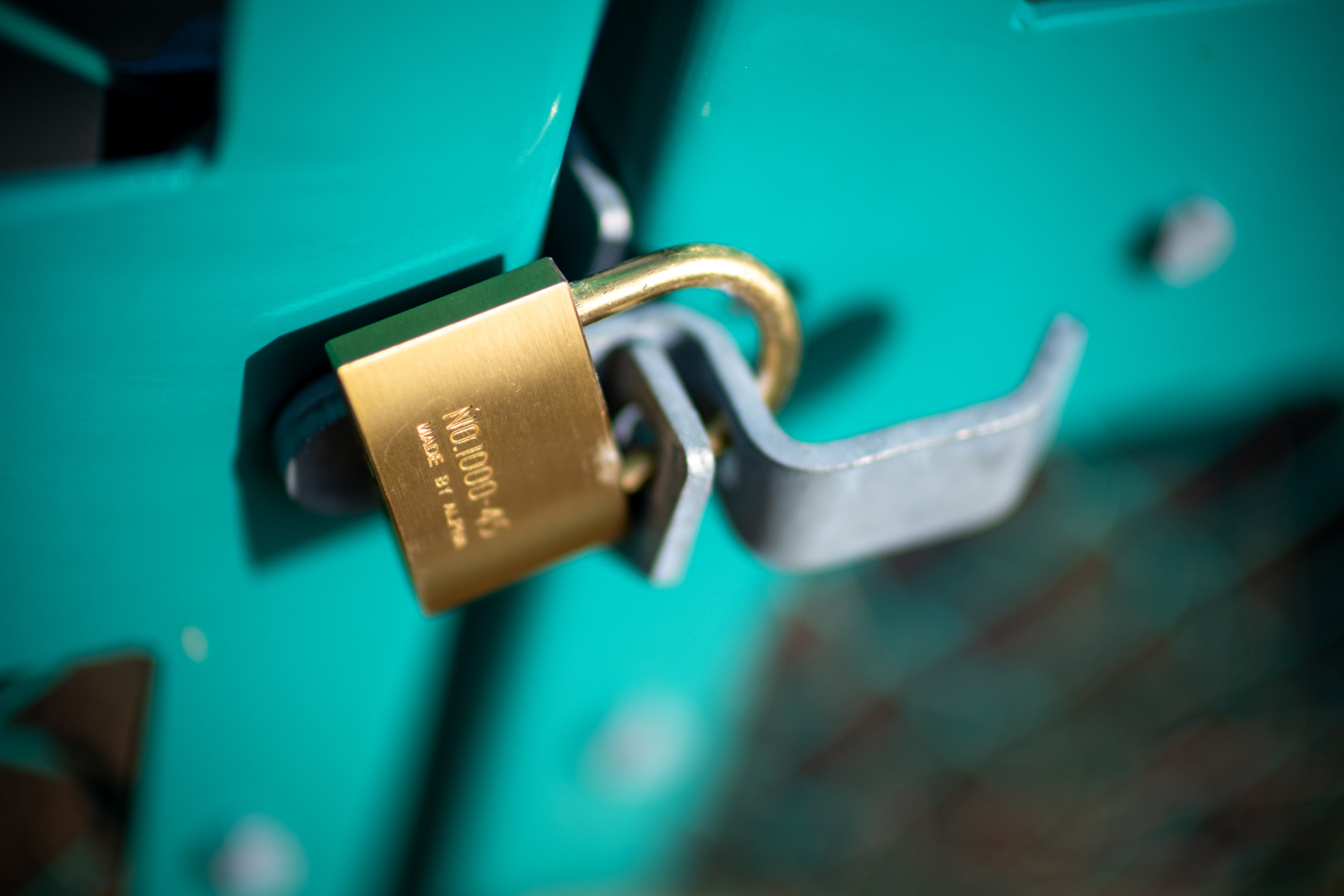 金属のディテール描写はどうかということで撮影してみましたが。開放とは思えません。個人的にはもう少し絞りたかったけど<br>X-T5／NOKTON 35mm F0.9 Aspherical／絞り優先AE（F0.9・1/18,000秒・-0.3EV）／ISO 125／プロビア