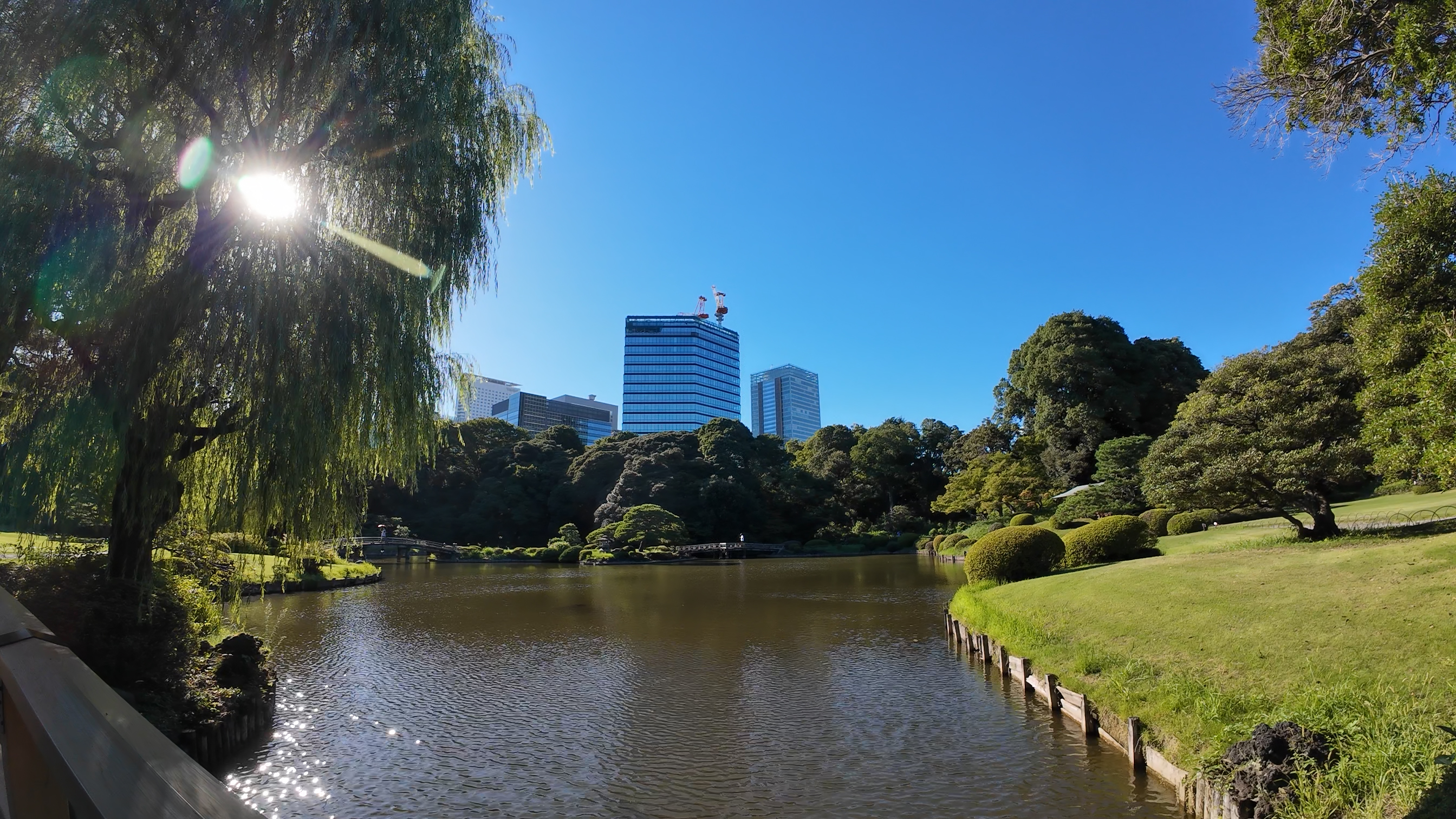 広角（10mm相当、解像度上限4K）