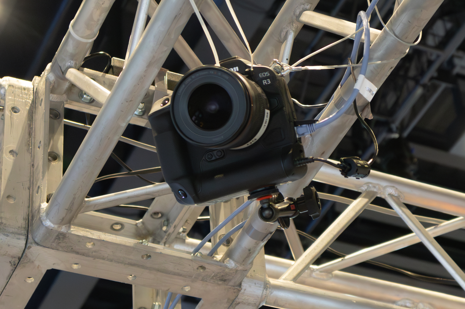 こちらは上方に取り付けたカメラ