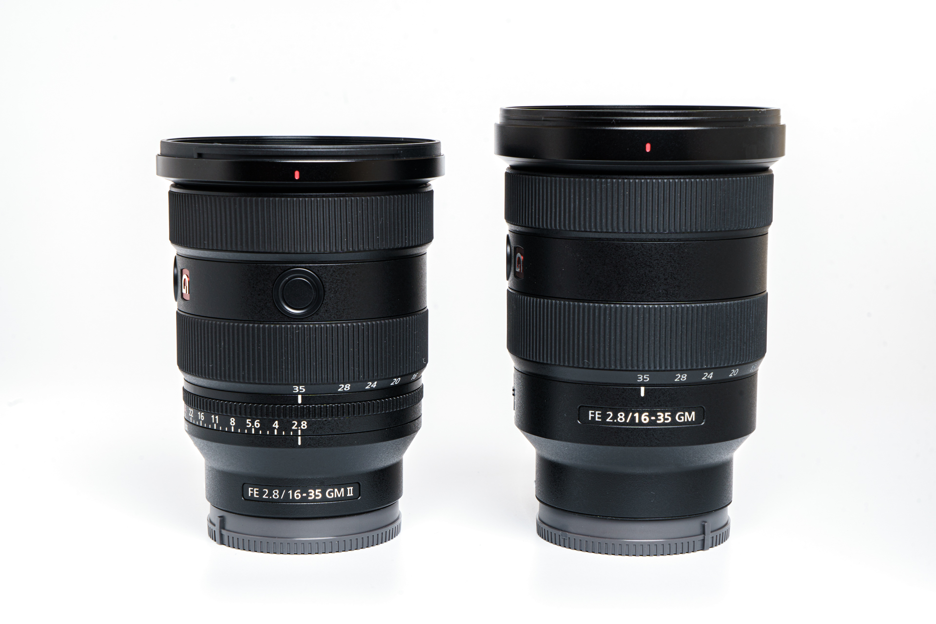 左がII型のFE 16-35mm F2.8 GM II、右が従来機のFE 16-35mm F2.8 GM