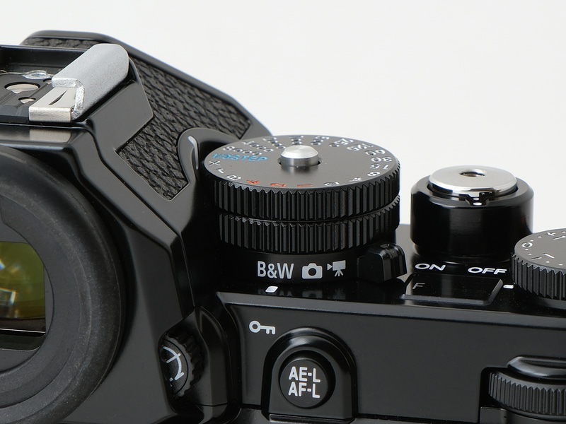 NIKONFフィルムカメラ Vol.01 ニコン「Z f」を最速チェック。懐かしさを感じるフルサイズ