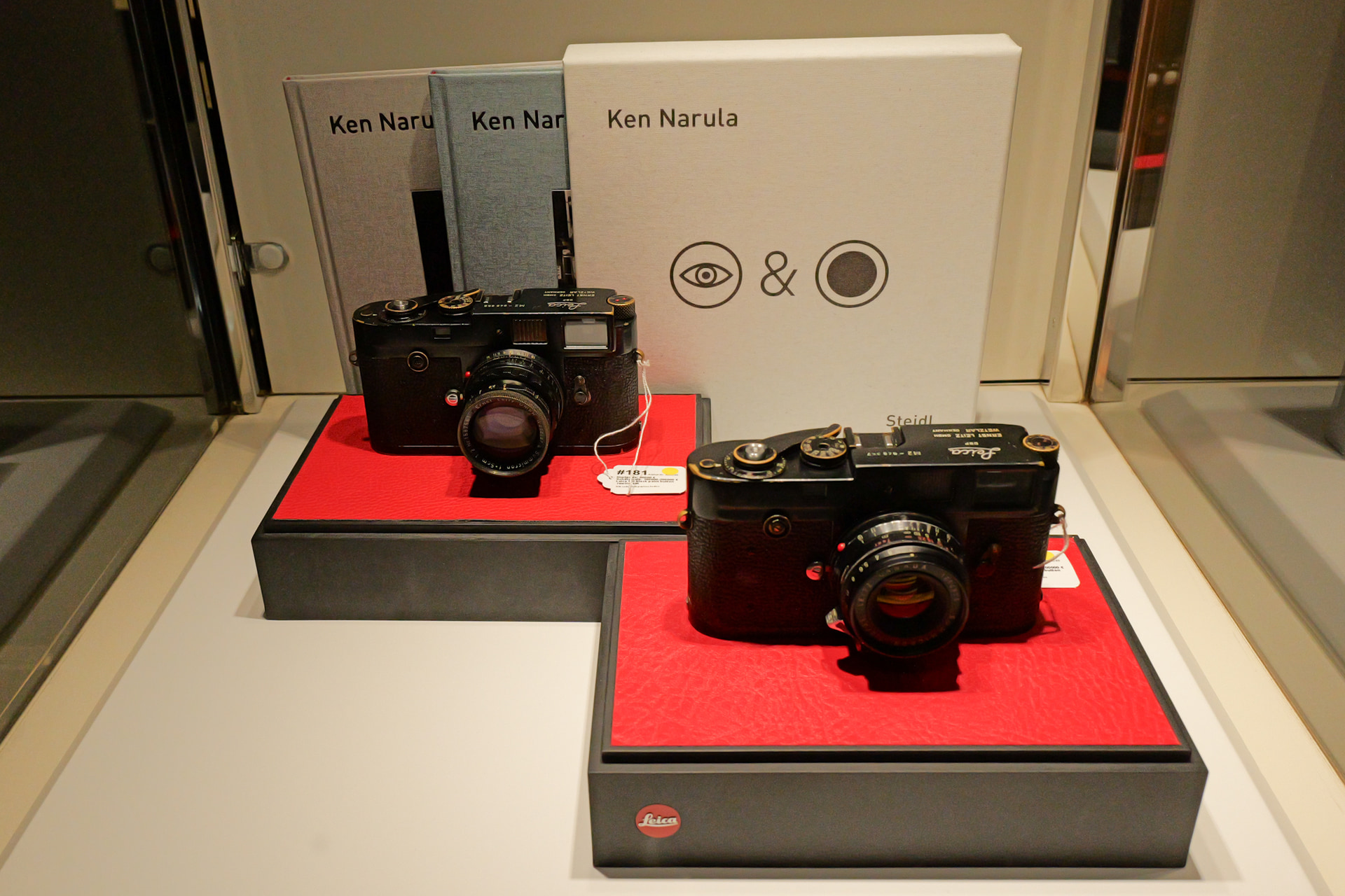Leica M2 black paint button rewind set 'Ken Narula'（スタート値：8万ユーロ）