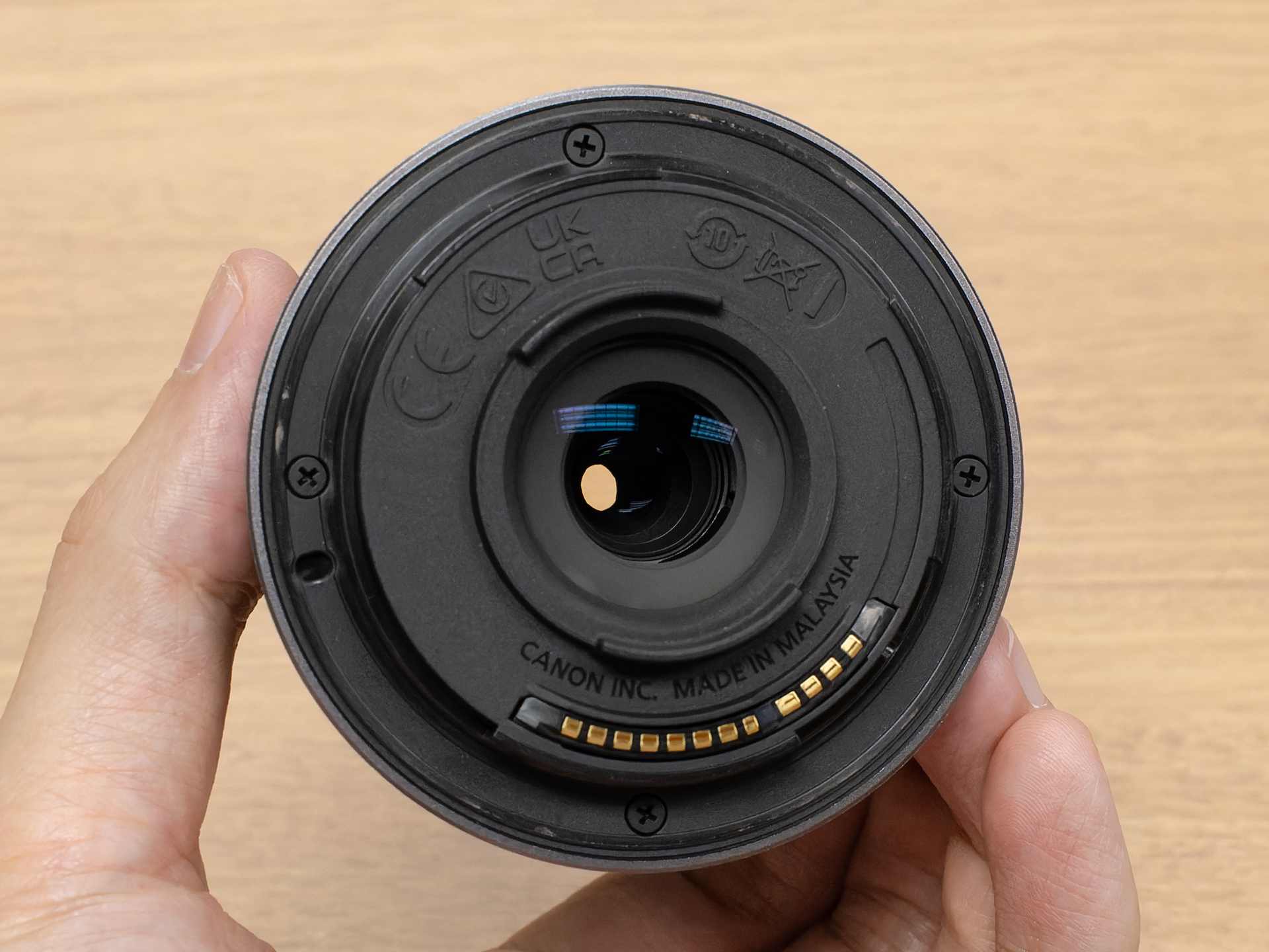 マウント部はプラスチック製