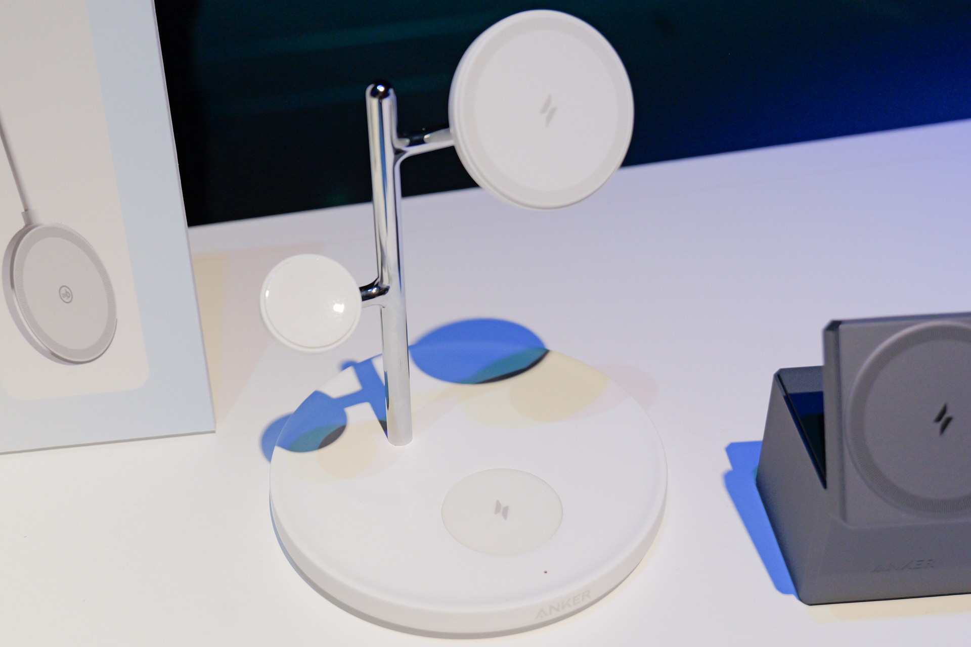 Anker MagGo Wireless Charging Station（15W, 3-in-1 Stand）