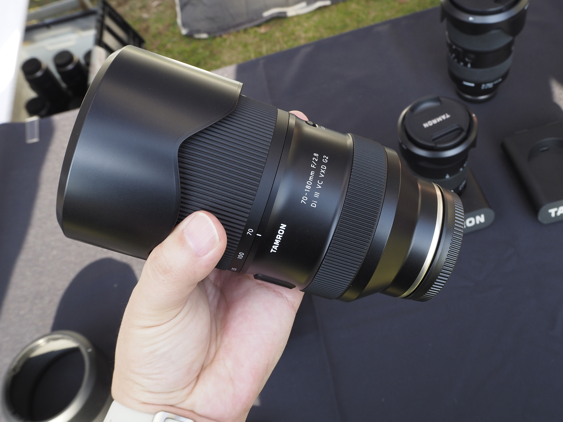 大口径望遠ズームレンズ「70-180mm F/2.8 Di III VC VXD G2」