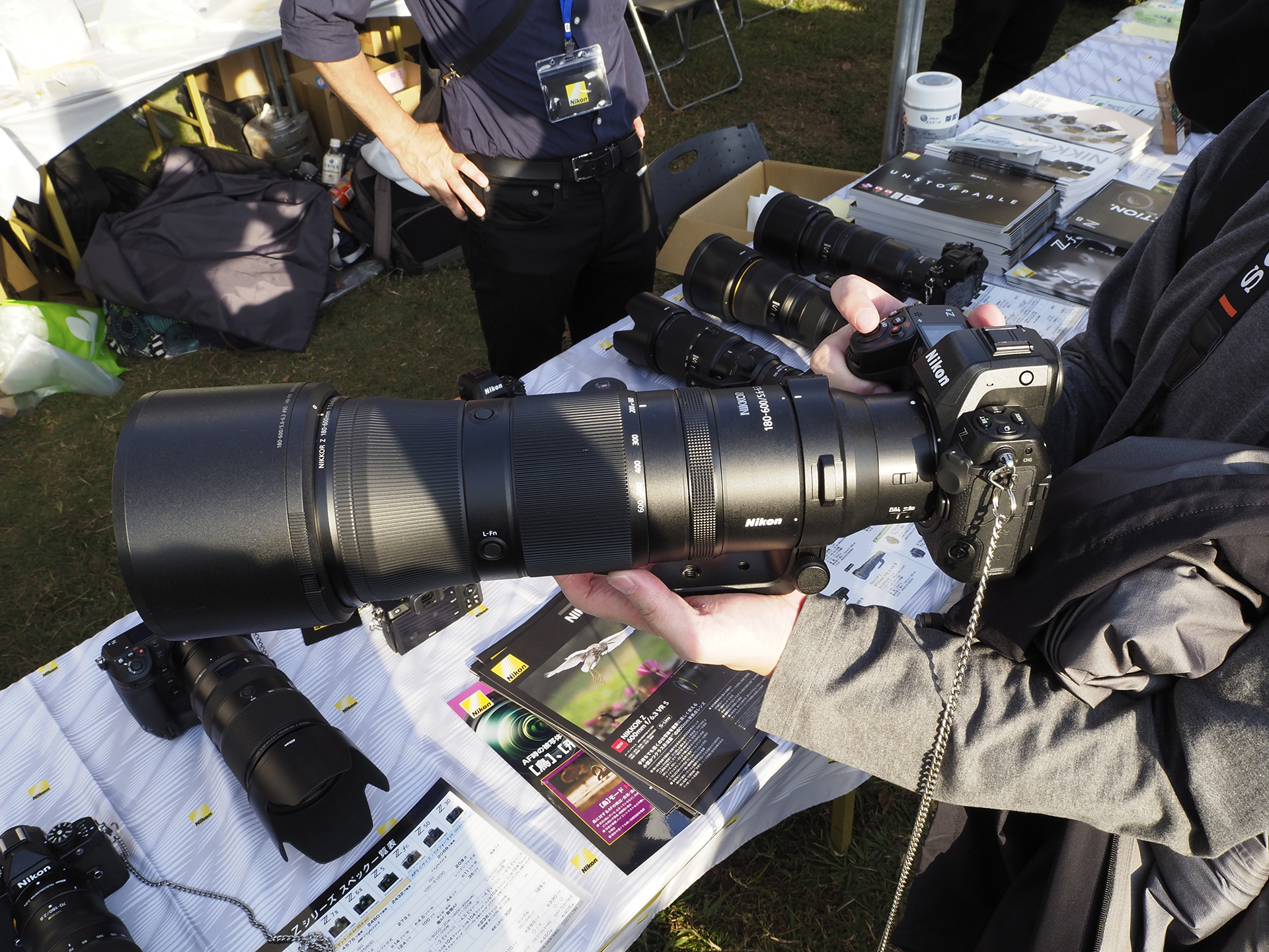野鳥・動物・飛行機向けとされる超望遠ズームレンズ「NIKKOR Z 180-600mm f/5.6-6.3 VR」