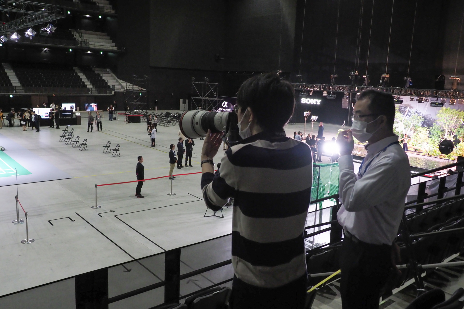 会場内には望遠撮影の体験コーナーも