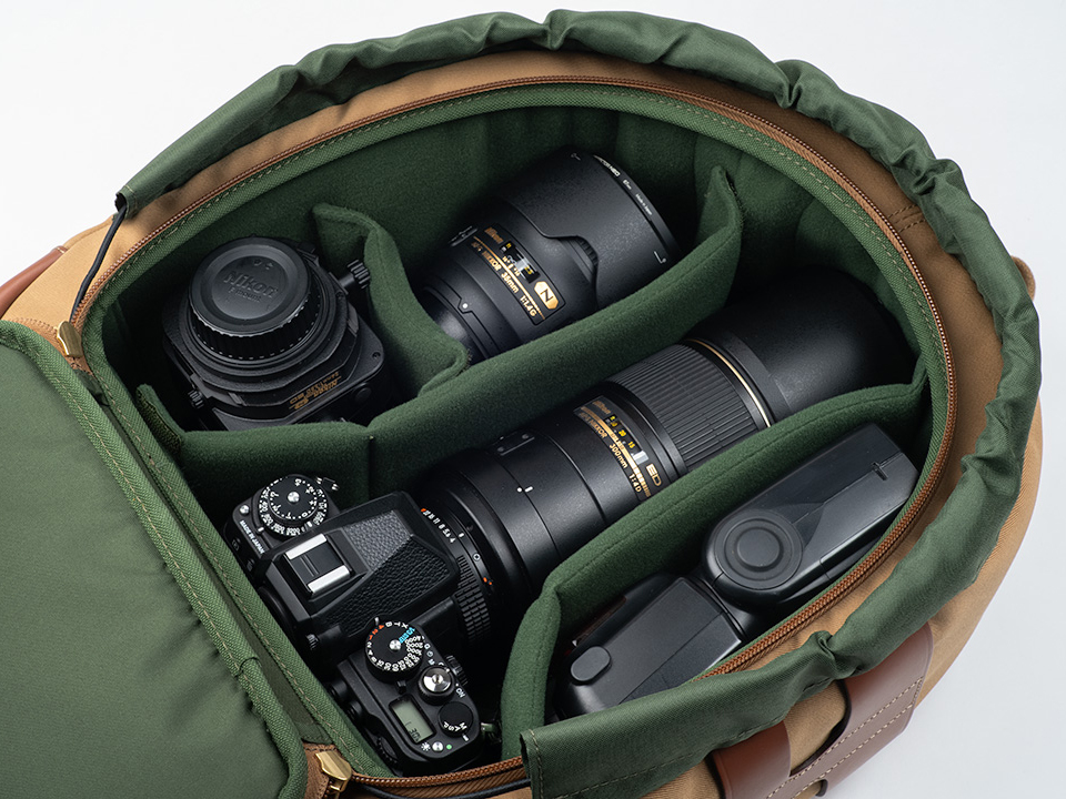 収納例（カーキキャンバス×タンレザー）