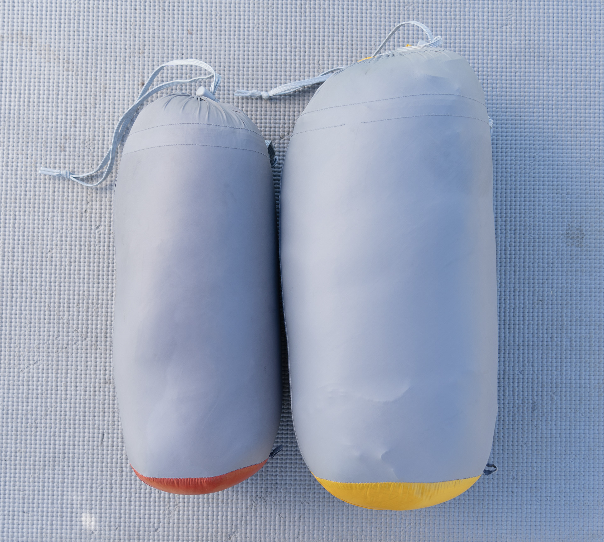 収納時の大きさも結構違います。左が#3、右が#2