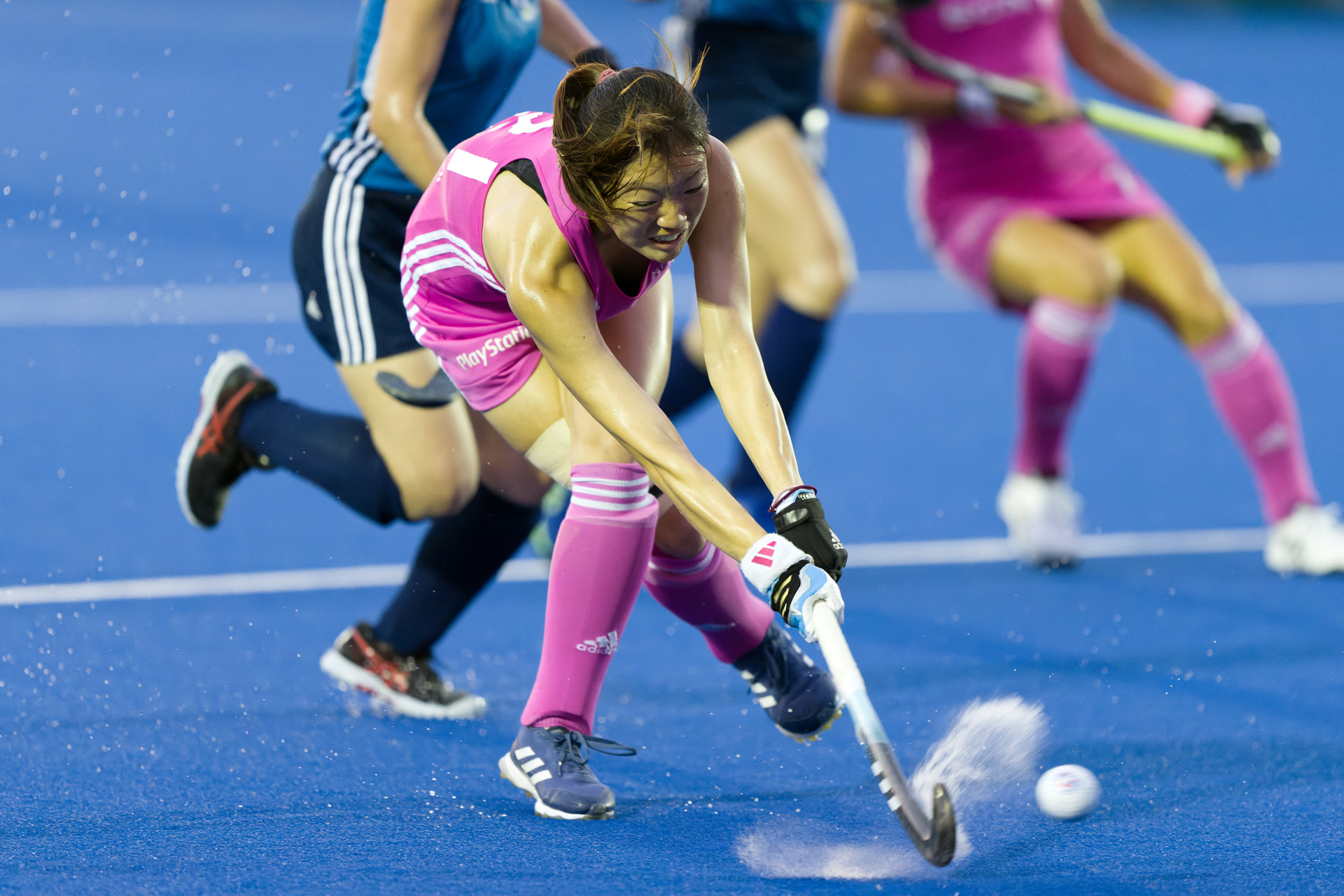 ナイター撮影では光量不足が否めない。一脚を使用することで必要以上にISO感度を高く設定することもなく、常に安定したポジションでブレを大幅に抑制できる。暗所での撮影では一脚使用がマストだと考える<br><span class="fnt-85">ソニー α1／FE 400mm F2.8 GM OSS／400mm／マニュアル露出（F2.8、1/1,600秒）／ISO 5000／WB：オート</span>