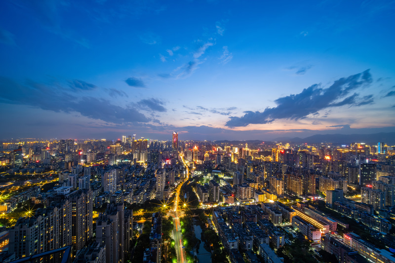 LAOWA、APS-C用の超広角MFレンズ「8-16mm F3.5-5 ZOOM CF」 - デジカメ