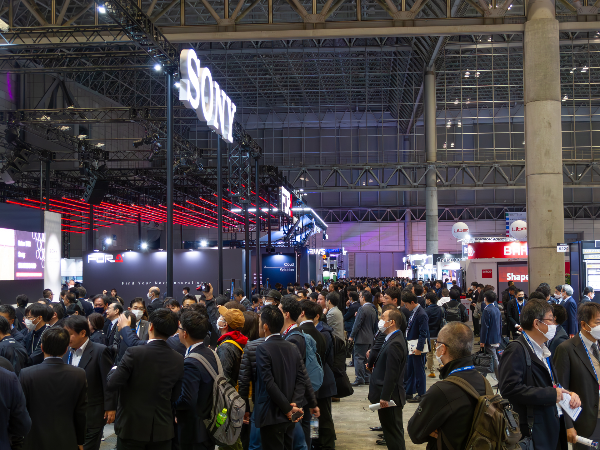 多くの来場者が詰めかけていた