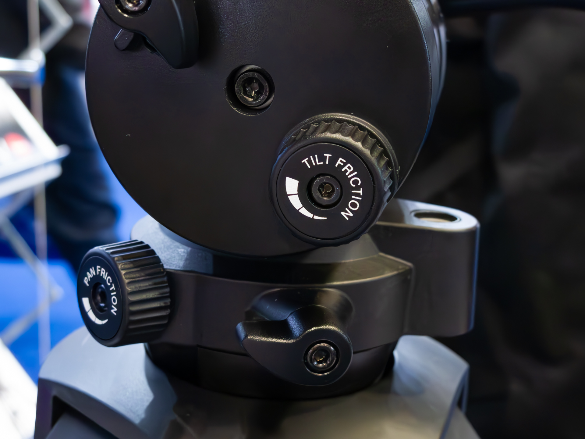 フリクション調整はパンとチルトを独立設定可能