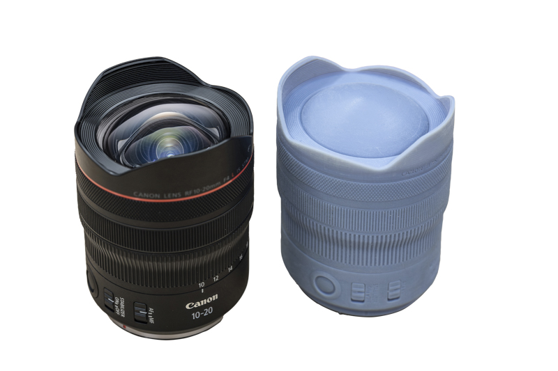 右は製品前に作ったモック。3Dプリンターで生成する