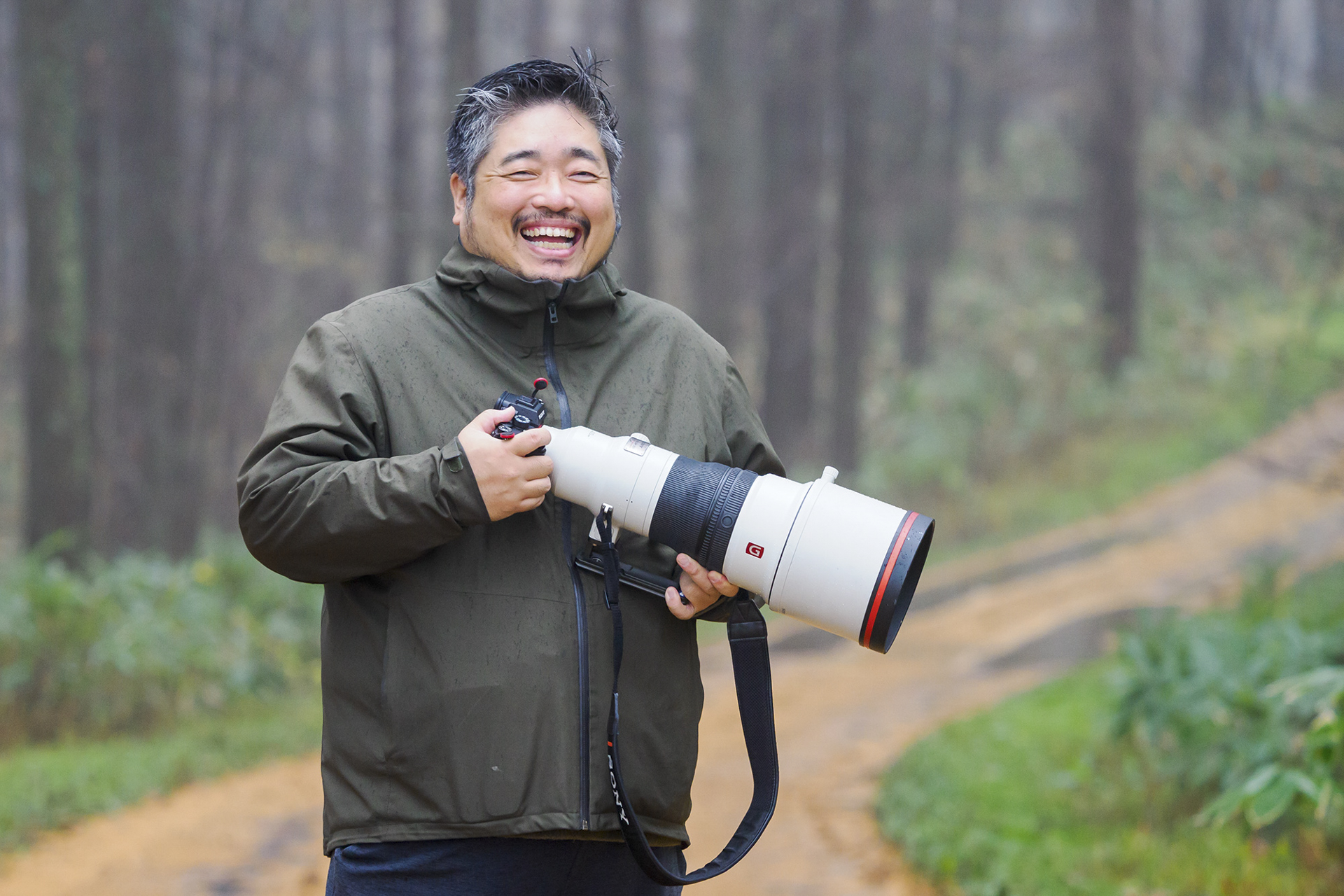 愛用のFE 400mm F2.8 GM OSS。高速で正確なAF、高い解像力と豊かなぼけ、そして周辺部も活かせるトリミング耐性など、このレンズからキタキツネやエゾリス、エゾシカを被写体とした多くの作品が生み出された