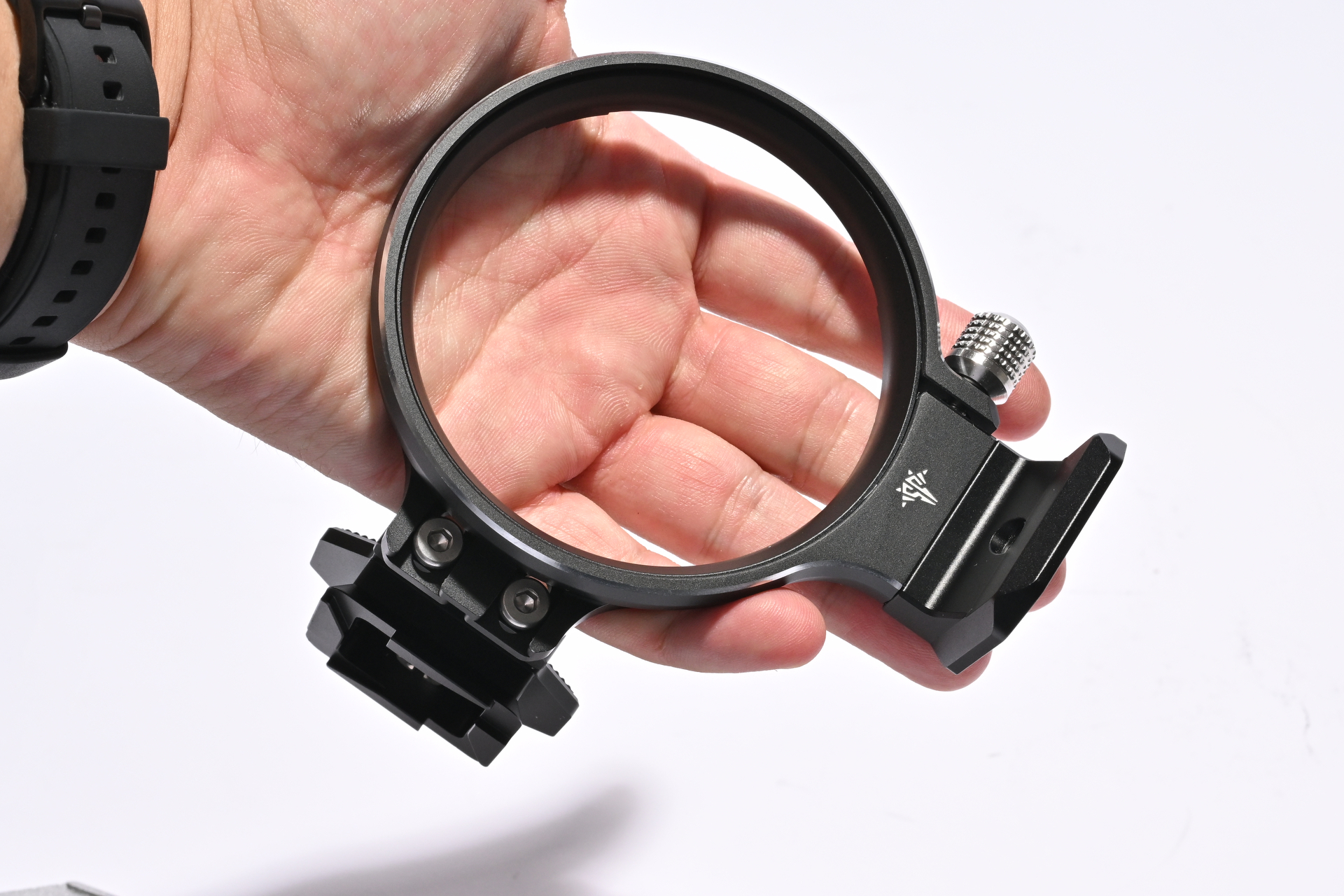 リングは2重構造。個々が回転する仕組み