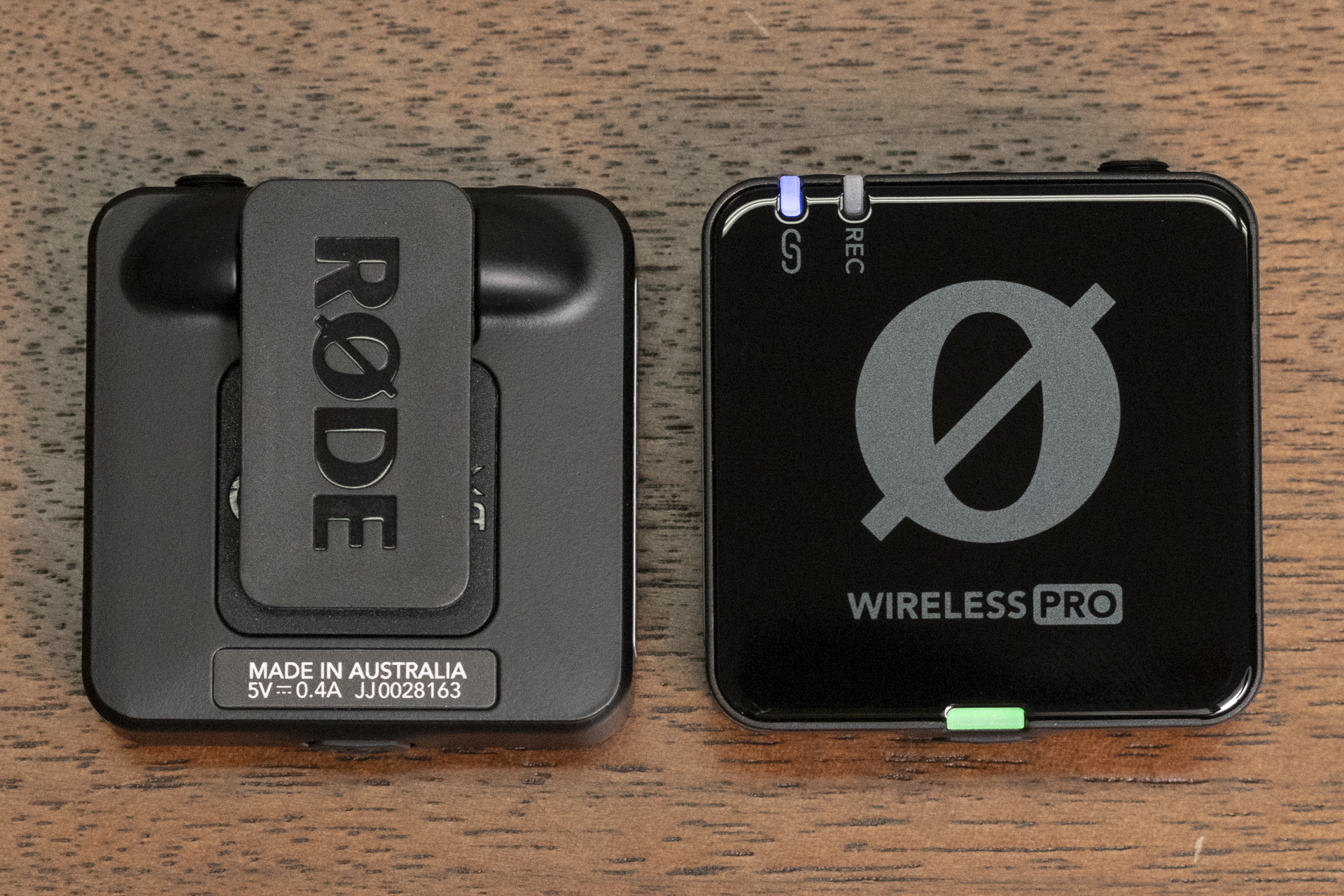 トランスミッター。裏にクリップがある