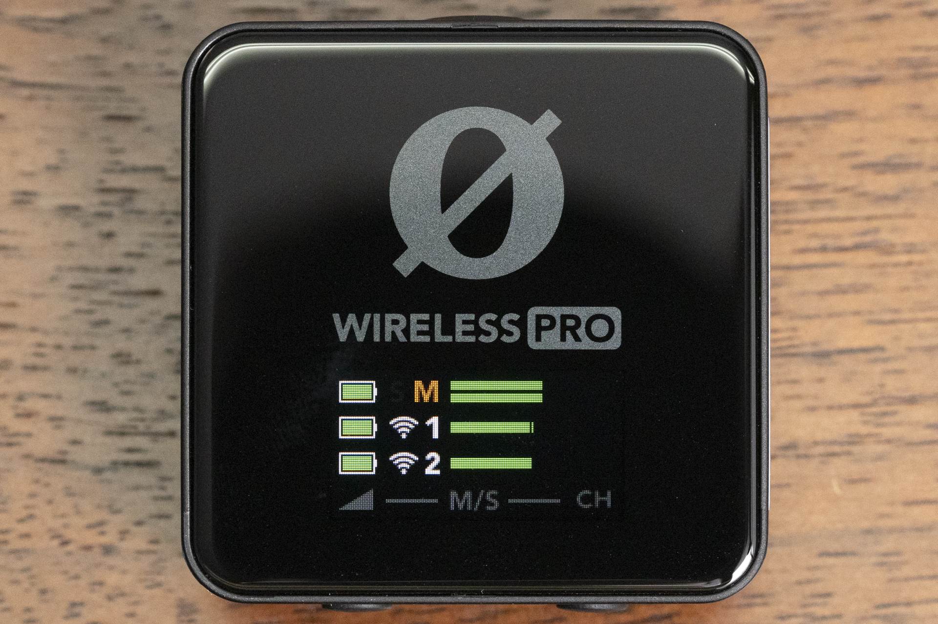 レベルメーターを表示したところ。トランスミッターのバッテリー残量もわかる