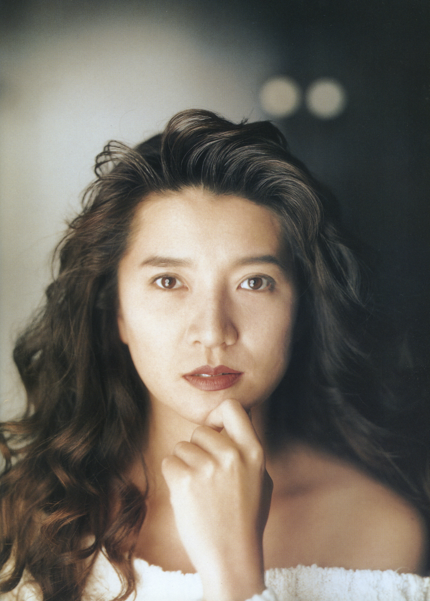 横須賀昌美写真集「挑戦」より、ディアドルフ8×10で撮影したカット