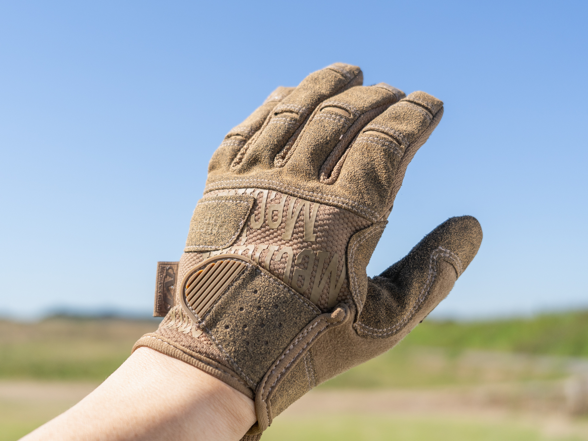 販売ページには手の大きさの測り方がしっかり書いてある。それでも迷った場合はワンサイズ小さくとアドバイスされていて、その通りに買ってみた。抜群のフィット感