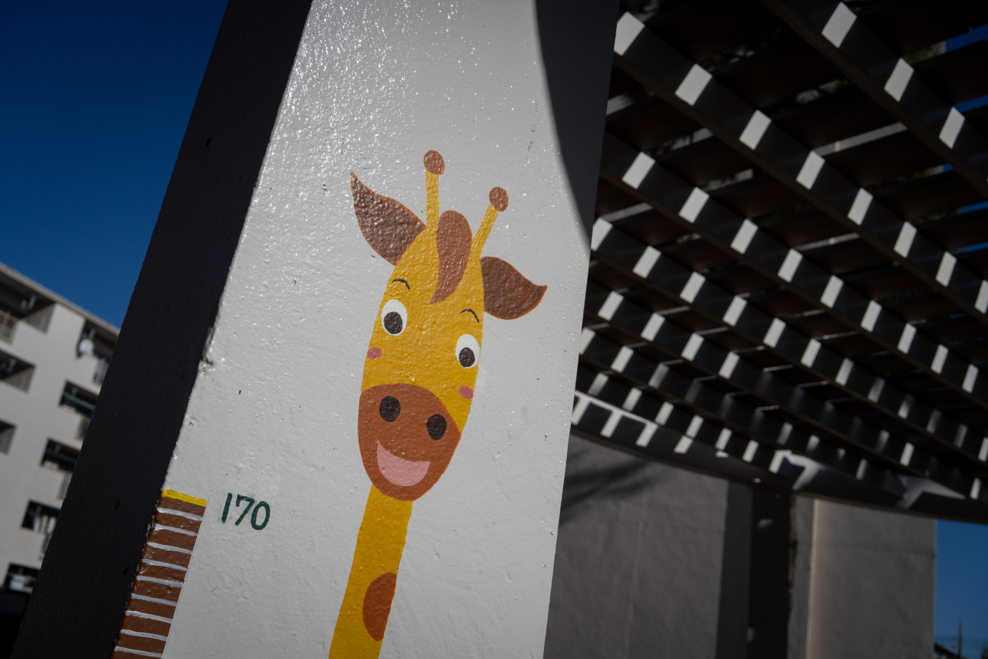 そこそこに絞り込んでいるのですが、実焦点距離35mmの広角レンズでも合焦点は一つであることを明確に強調したくなります。ハイライトの調子もいいですね<br>α7CR／Sonnar T* FE 35mm F2.8 ZA／プログラムAE（F10・1/3,200秒・±0EV）／ISO 400